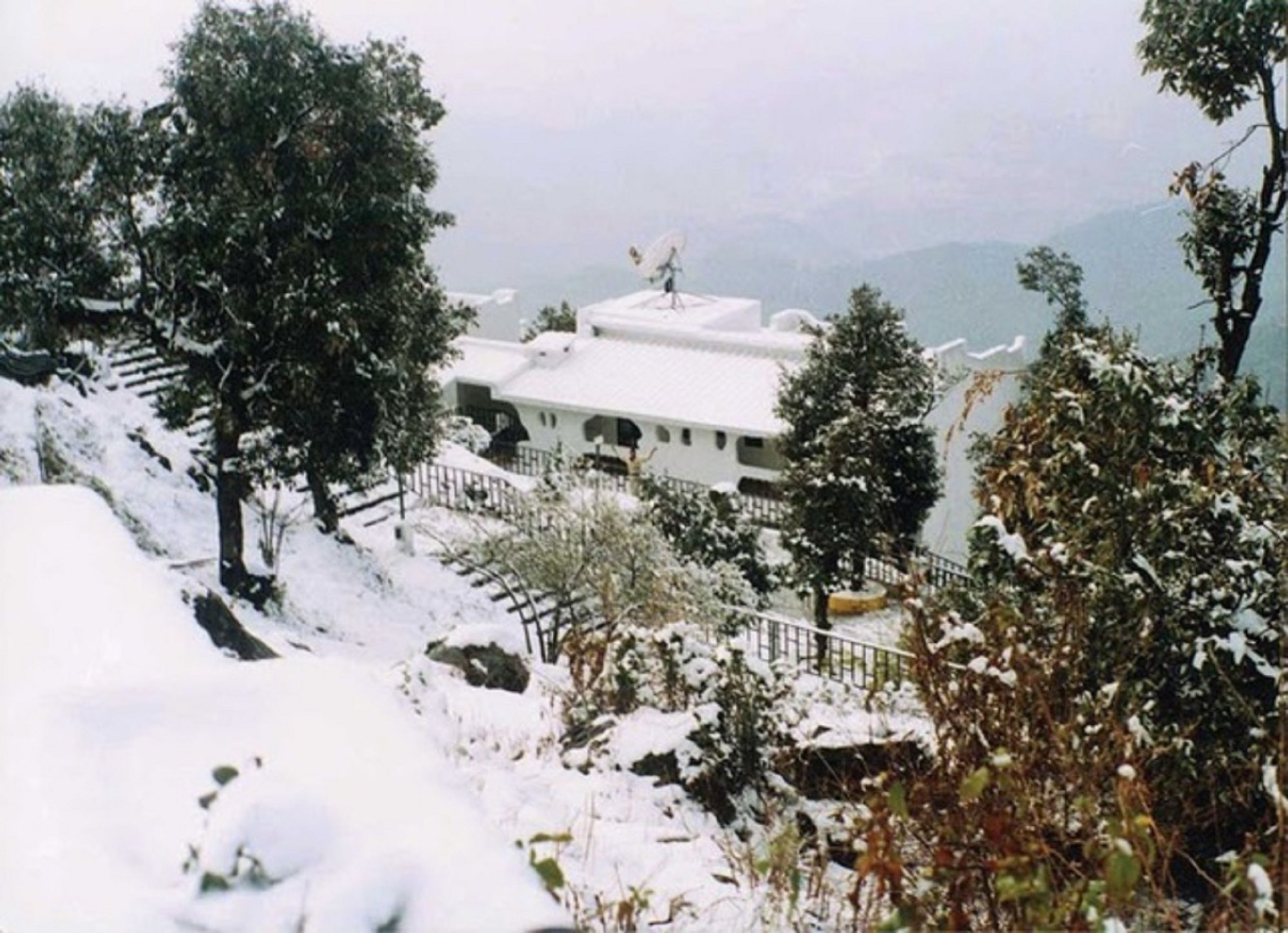 Sterling Mussoorie Hotel Exterior photo